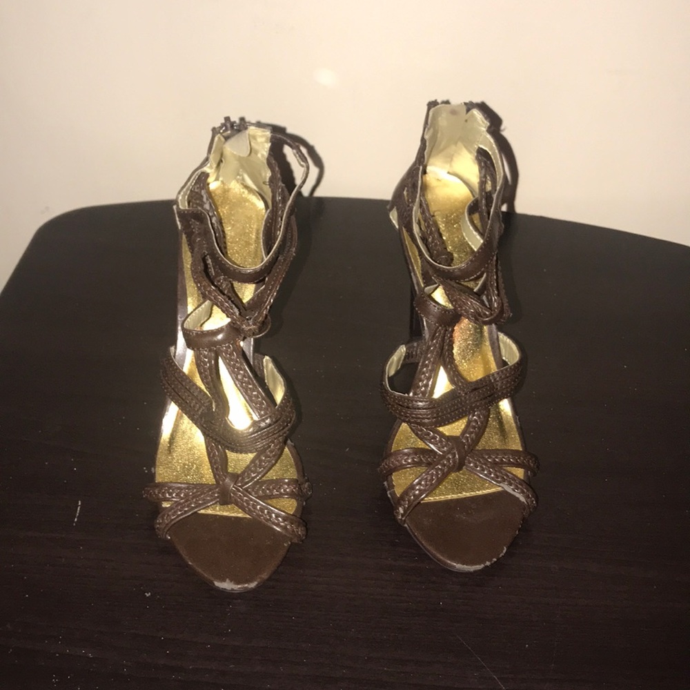 Women’s size 7 brown heels